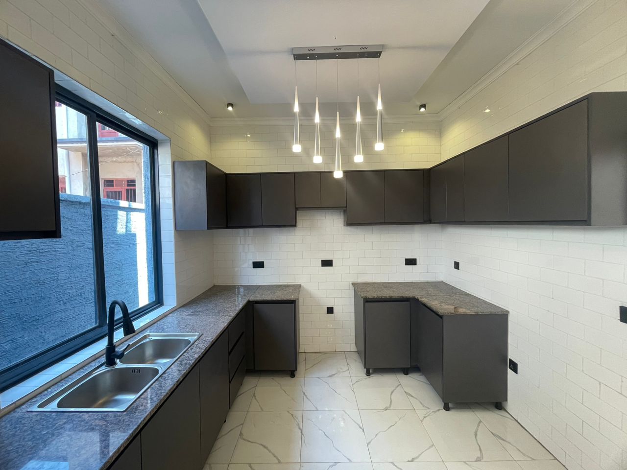CS 001 House for sale in Rusororo