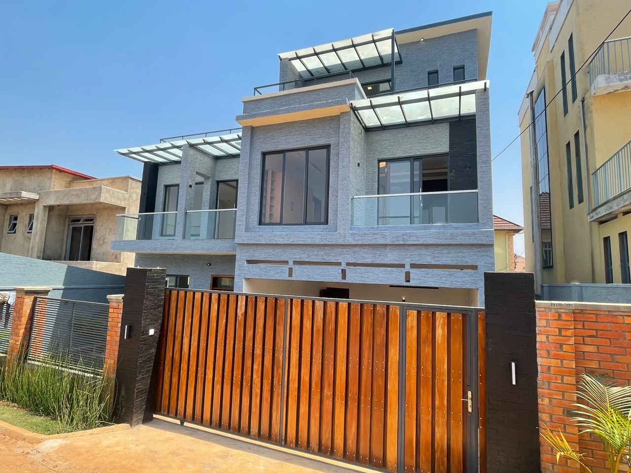 CS 001 House for sale in Rusororo