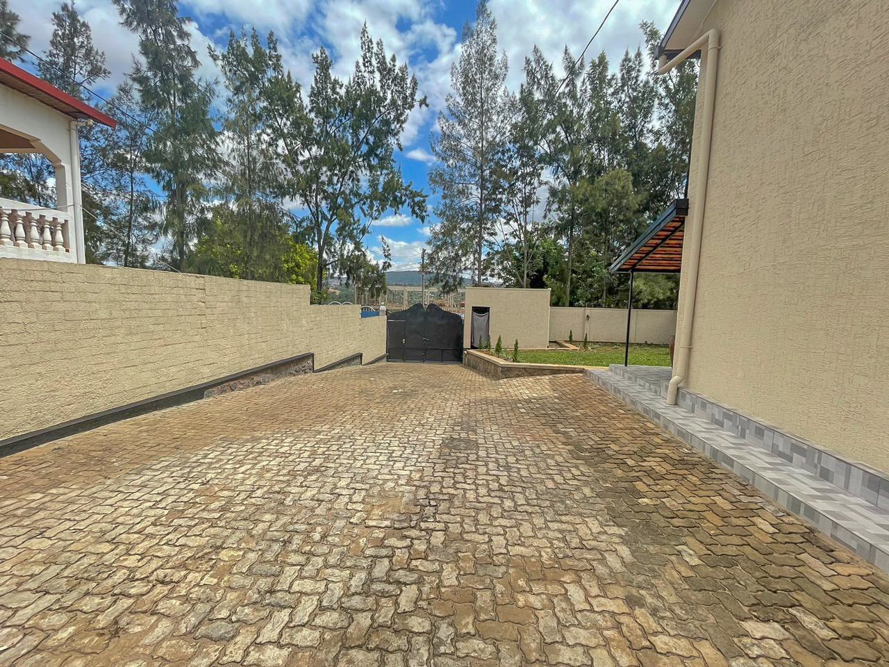 CR 014 RESIDENTIAL HOUSE FOR RENT IN  KIMIHURURA
