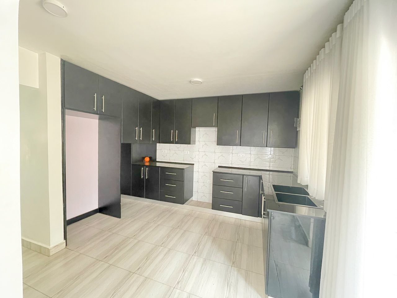 CR 014 RESIDENTIAL HOUSE FOR RENT IN  KIMIHURURA