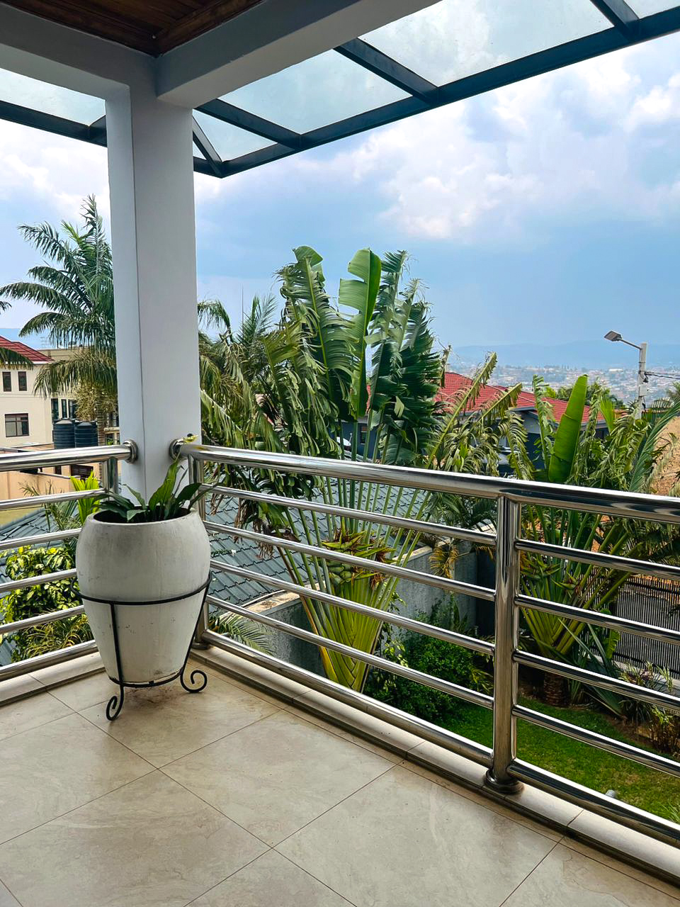 CR 021 RESIDENTIAL HOUSE FOR RENT IN GACURIRO