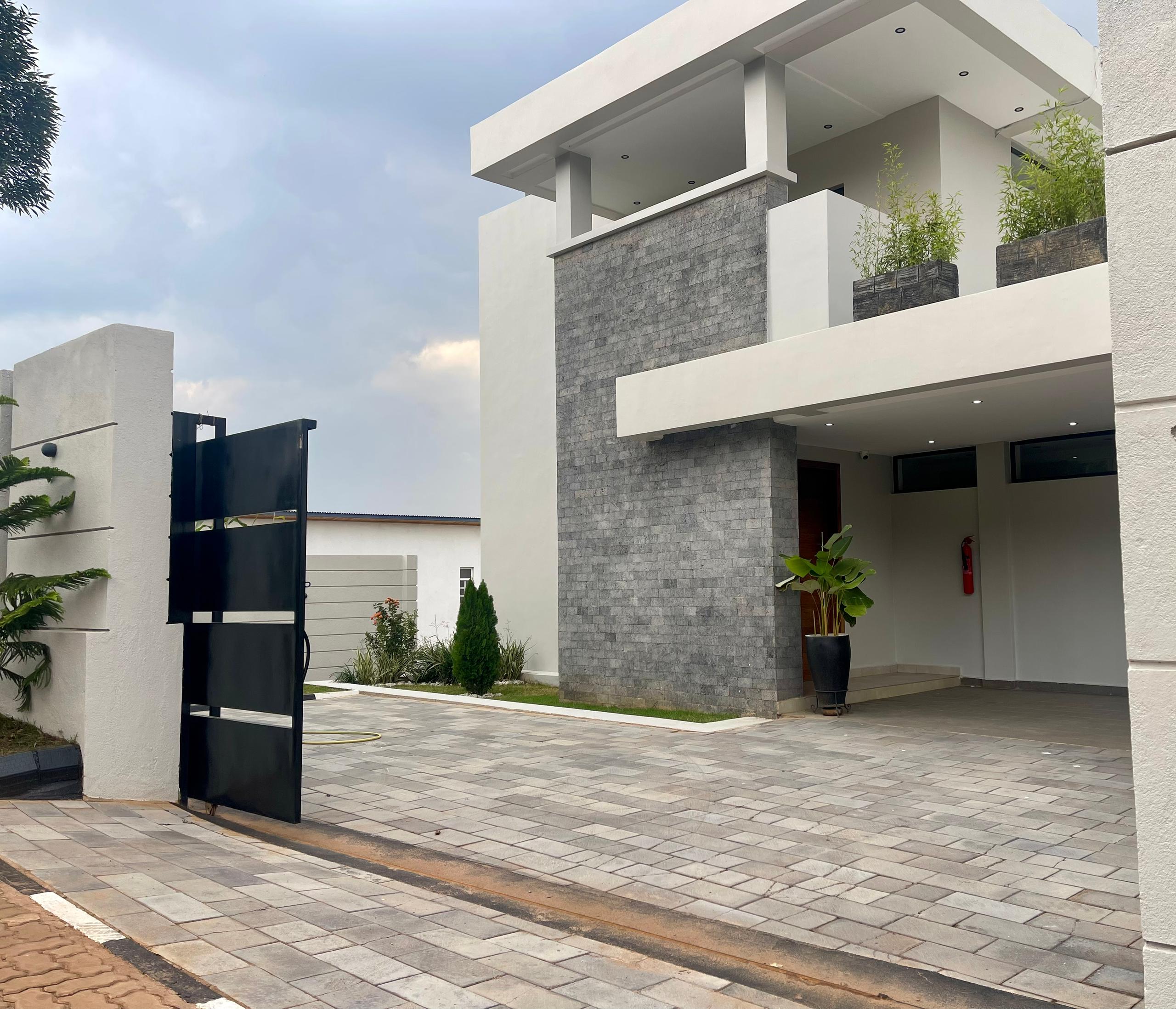 CR O27 RESIDENTIAL HOUSE FOR RENT IN REBERO
