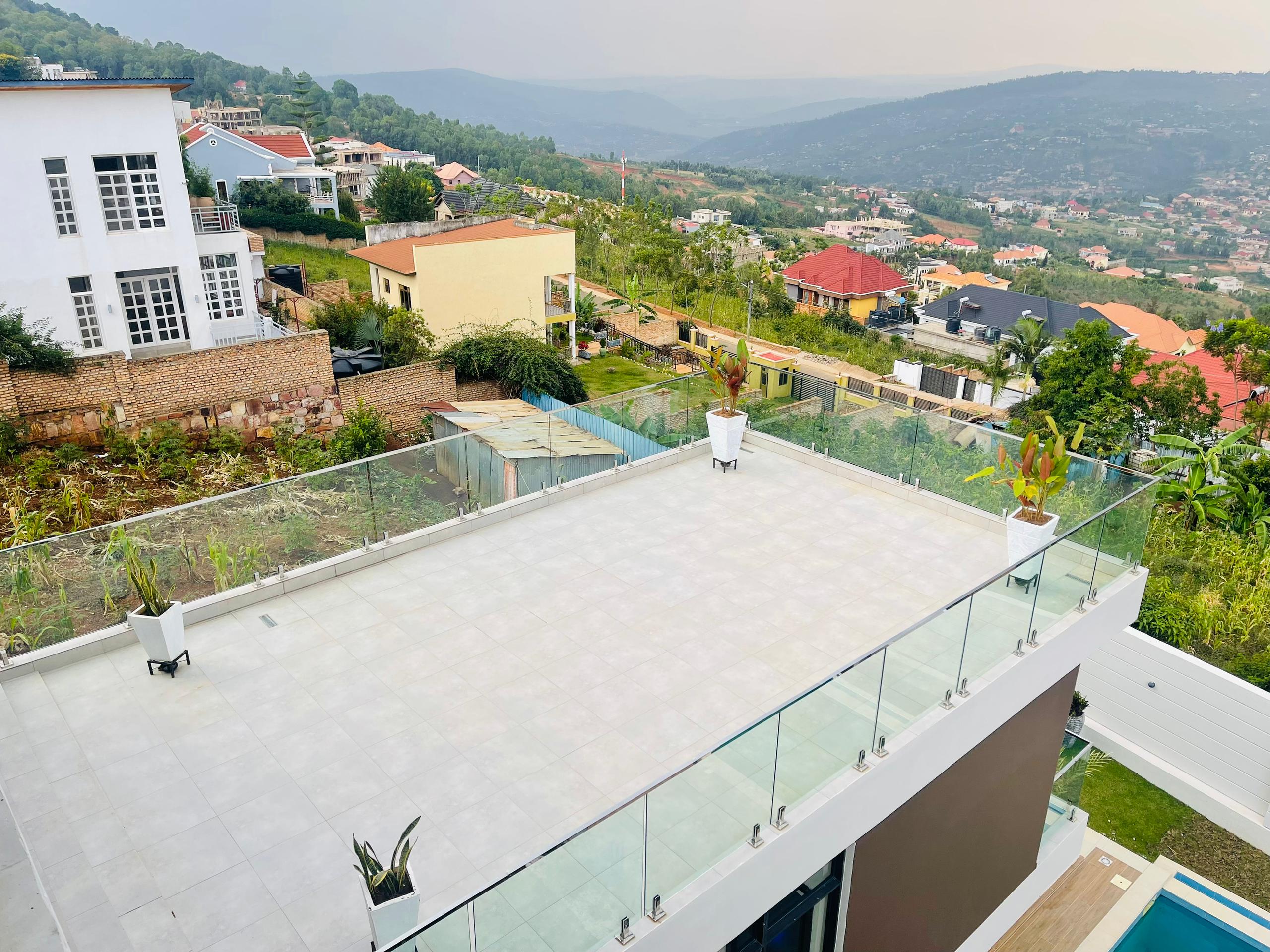 CR O27 RESIDENTIAL HOUSE FOR RENT IN REBERO
