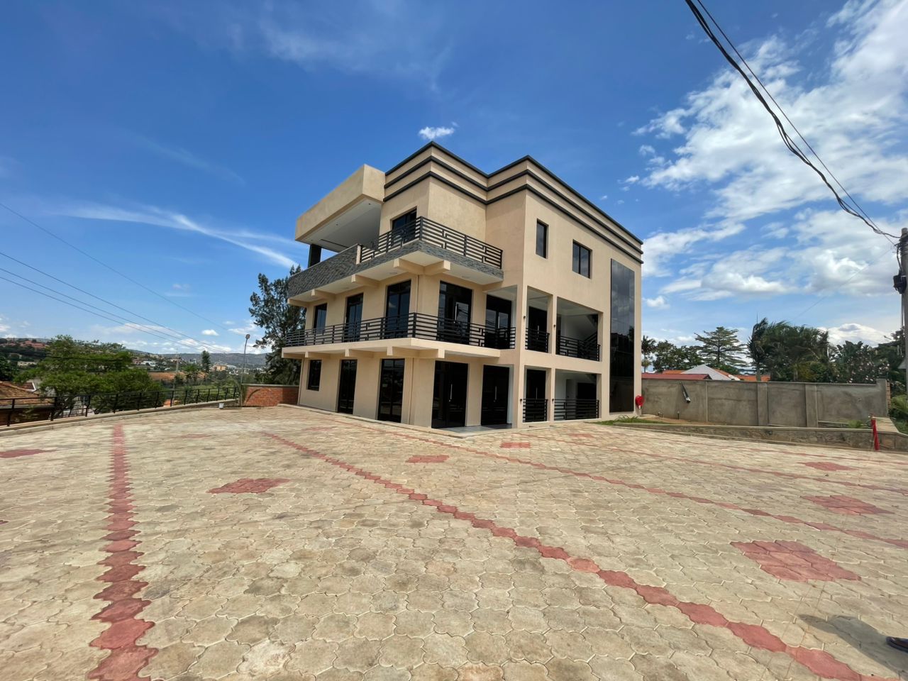 CR 030 COMMERCIAL BUILDING FOR RENT IN KACYIRU