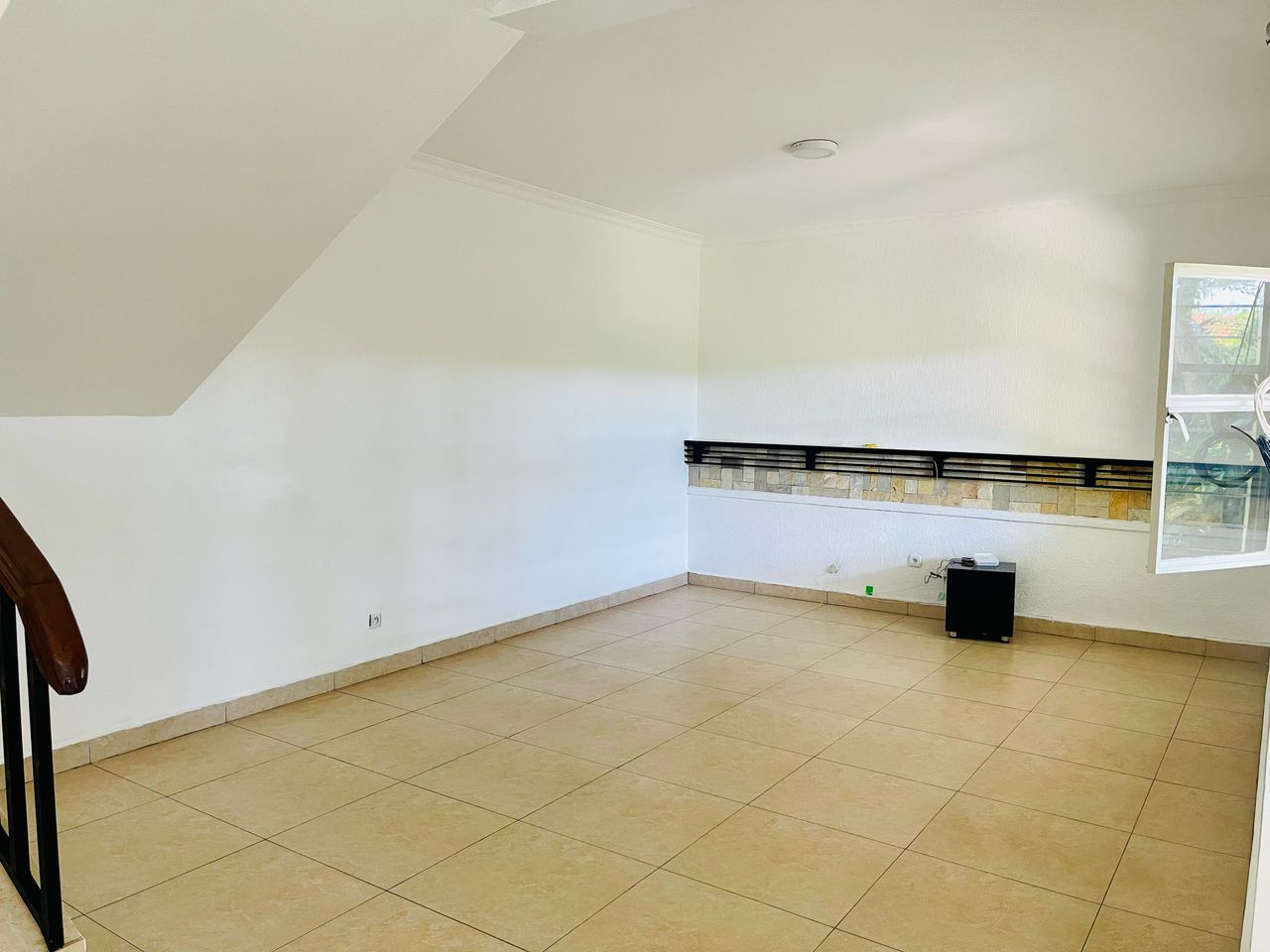 CR 038 HOUSE FOR RENT IN GACURIRO