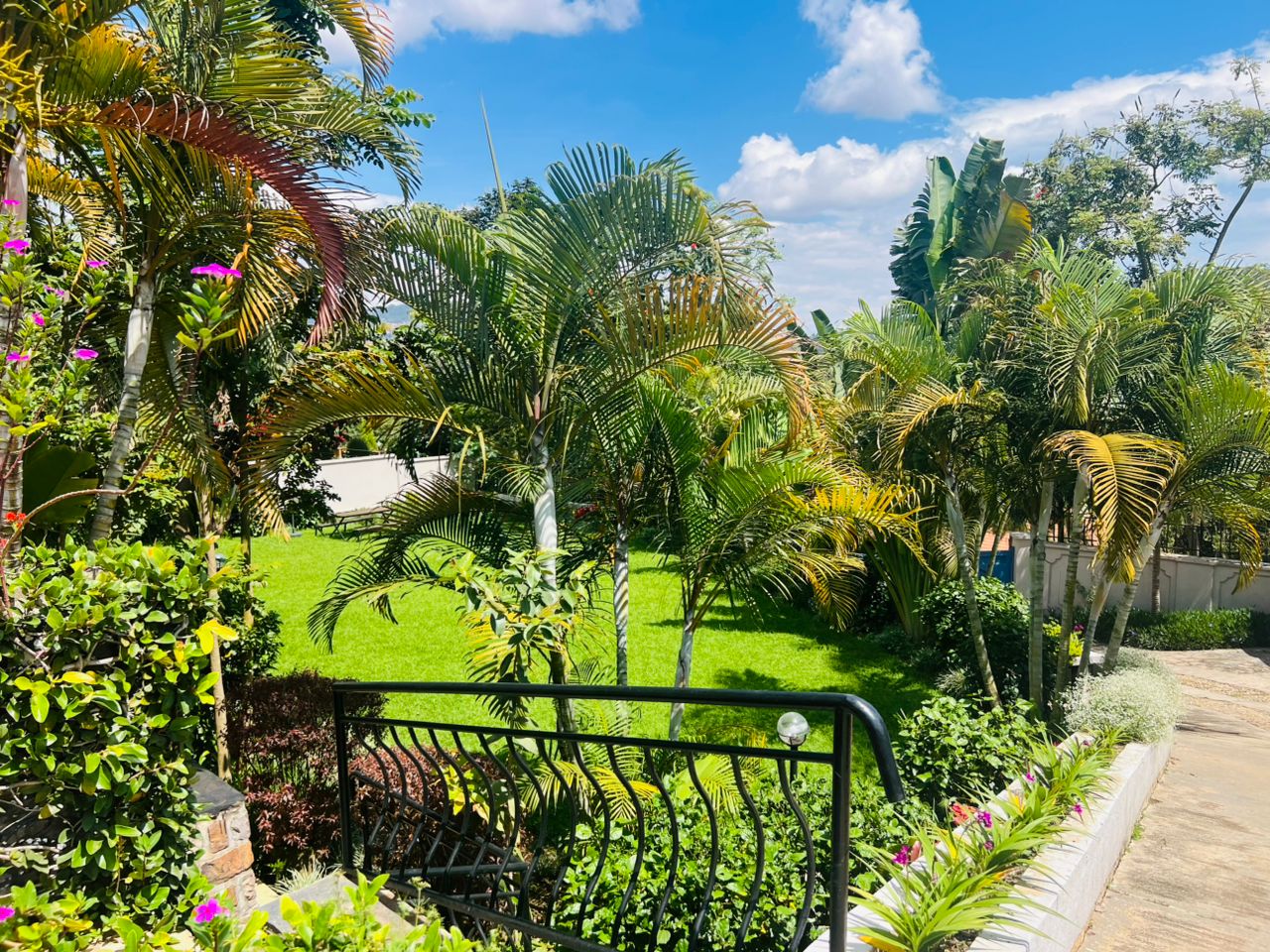 CR 062 RESIDENTIAL HOUSE FOR RENT IN KIMIHURURA