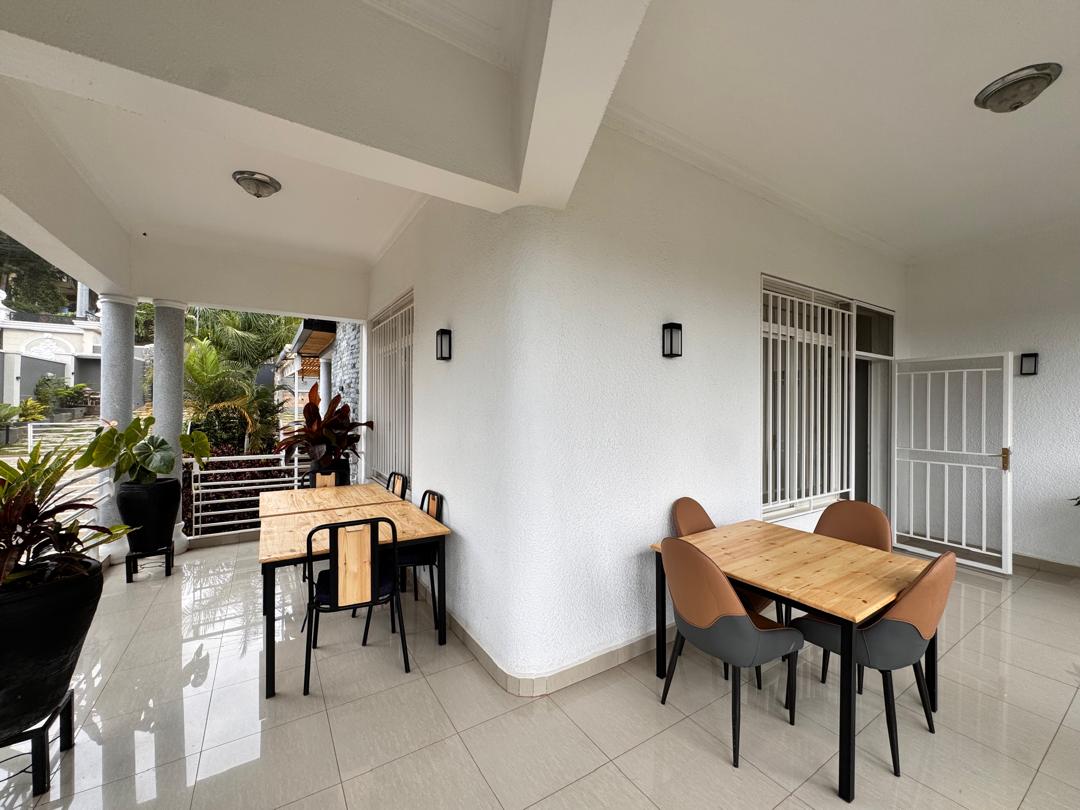 CR 065 RESIDENTAL HOUSE FOR RENT IN NYARUTARAMA