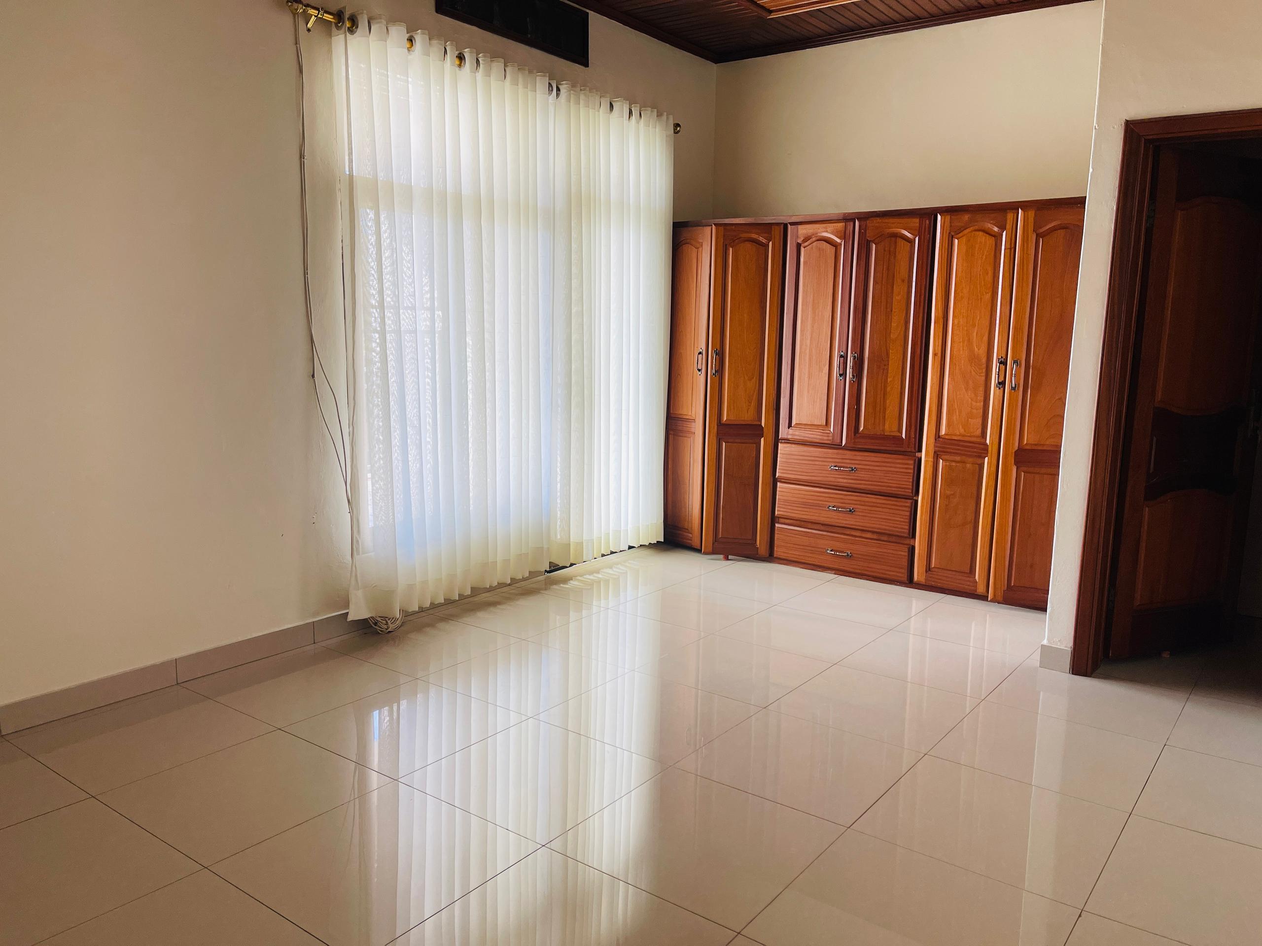 CR 067 RESIDENTIAL HOUSE FOR RENT IN GACURIRO