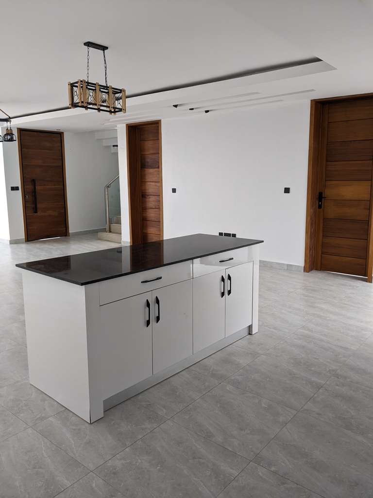 CR 085 RESIDENTIAL HOME FOR SALE IN REBERO