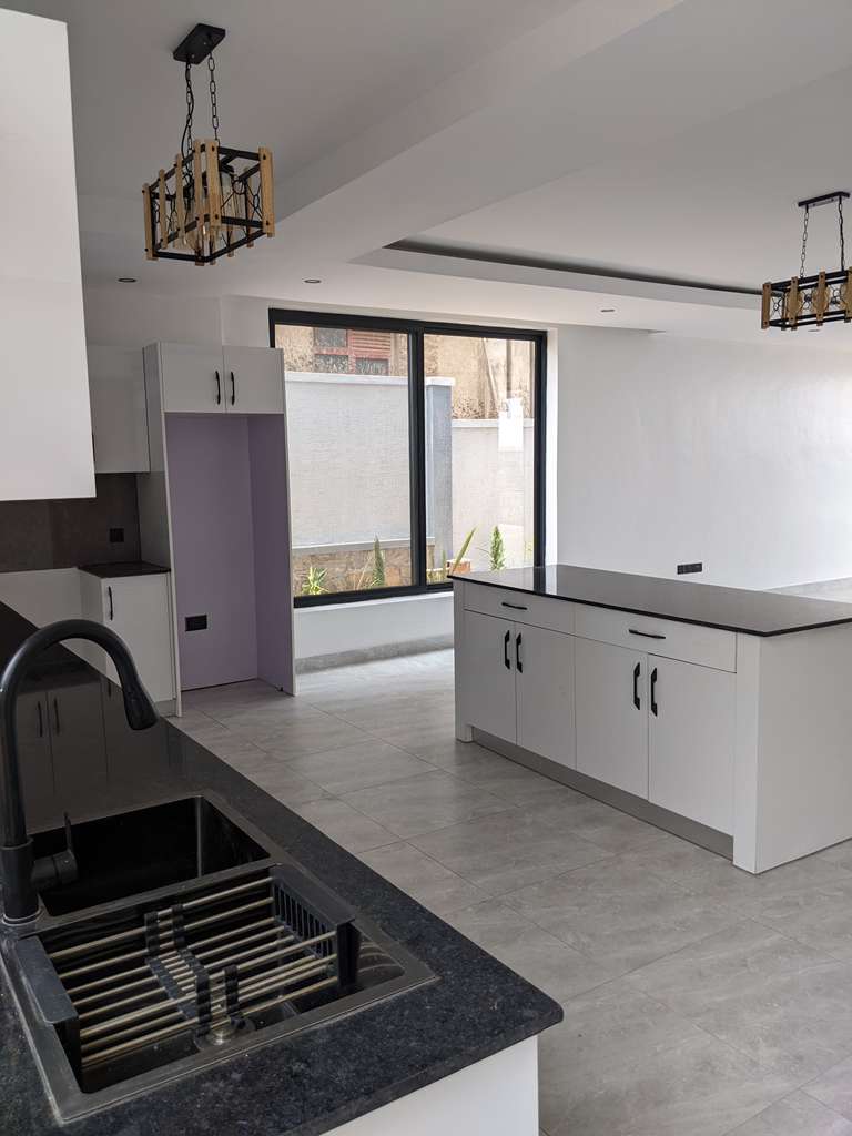 CR 085 RESIDENTIAL HOME FOR SALE IN REBERO