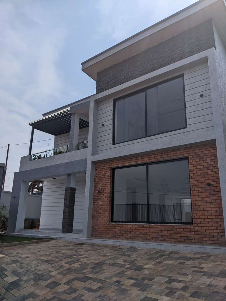 CR 085 RESIDENTIAL HOME FOR SALE IN REBERO