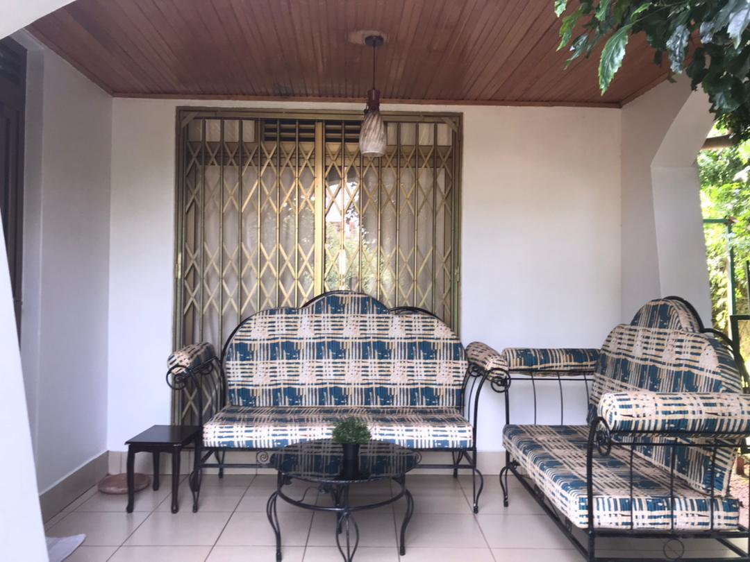 CR 088 RESIDENTIAL HOME FOR RENT IN GACURIRO