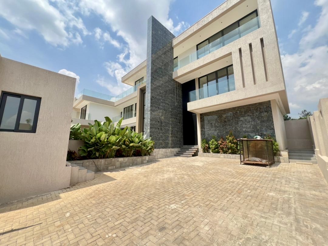 CR 104 HOUSE FOR SALE IN RUSORORO