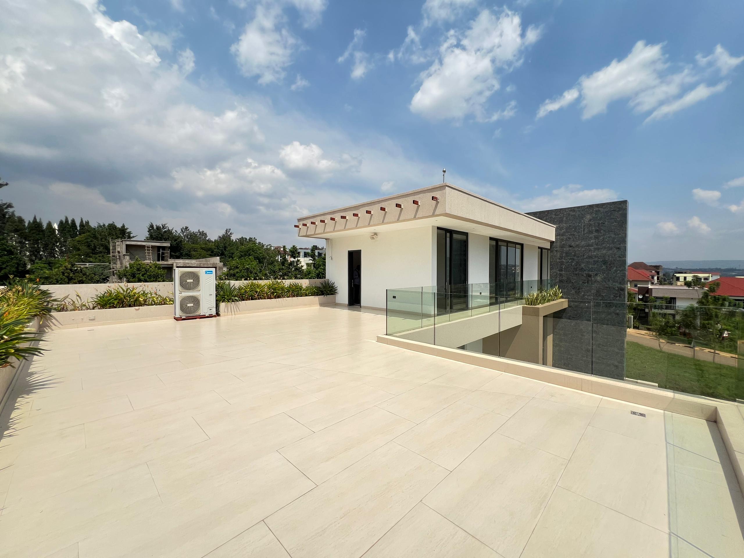 CR 104 HOUSE FOR SALE IN RUSORORO