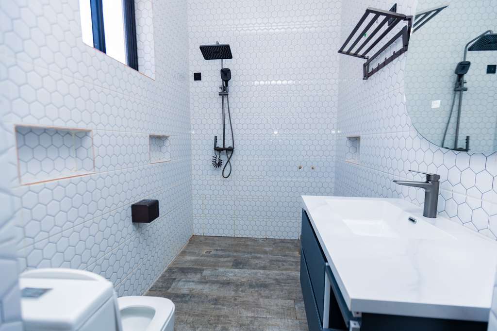 CR 108 RESIDENTIAL HOUSE FOR SALE IN KANOMBE