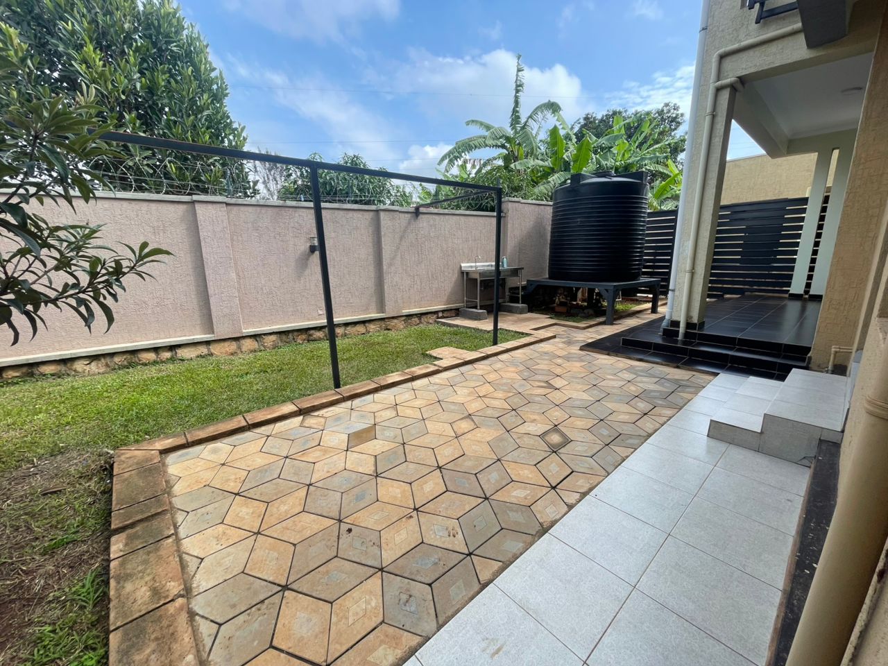 CR 113 RESIDENTIAL HOME FOR RENT IN RUSORORO