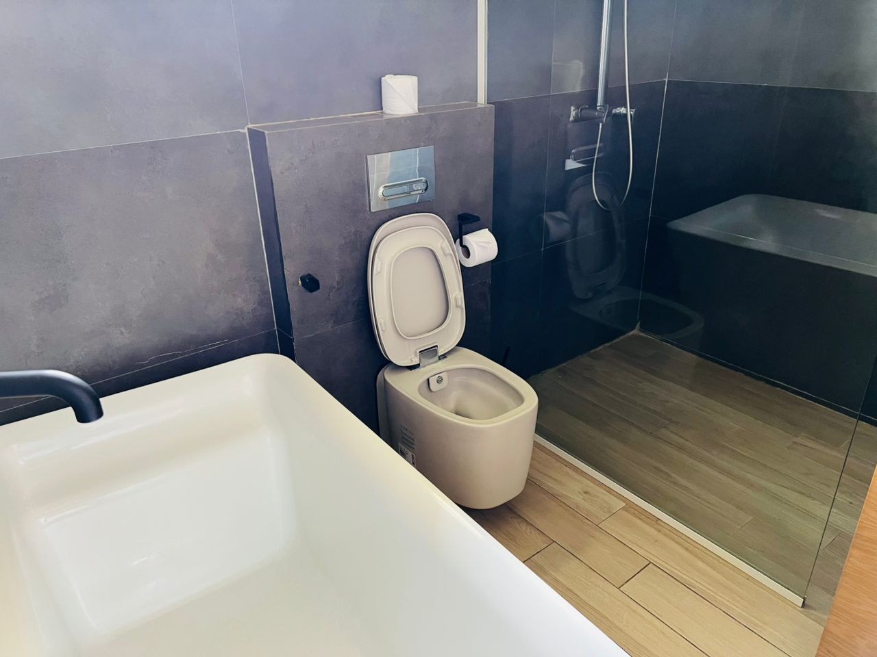 CR 119 APARTMENTS FOR RENT IN NYARUTARAMA