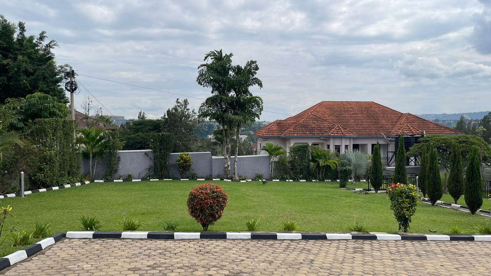 CR 125 RESIDENTIAL HOUSE FOR RENT IN NYARUTARAMA