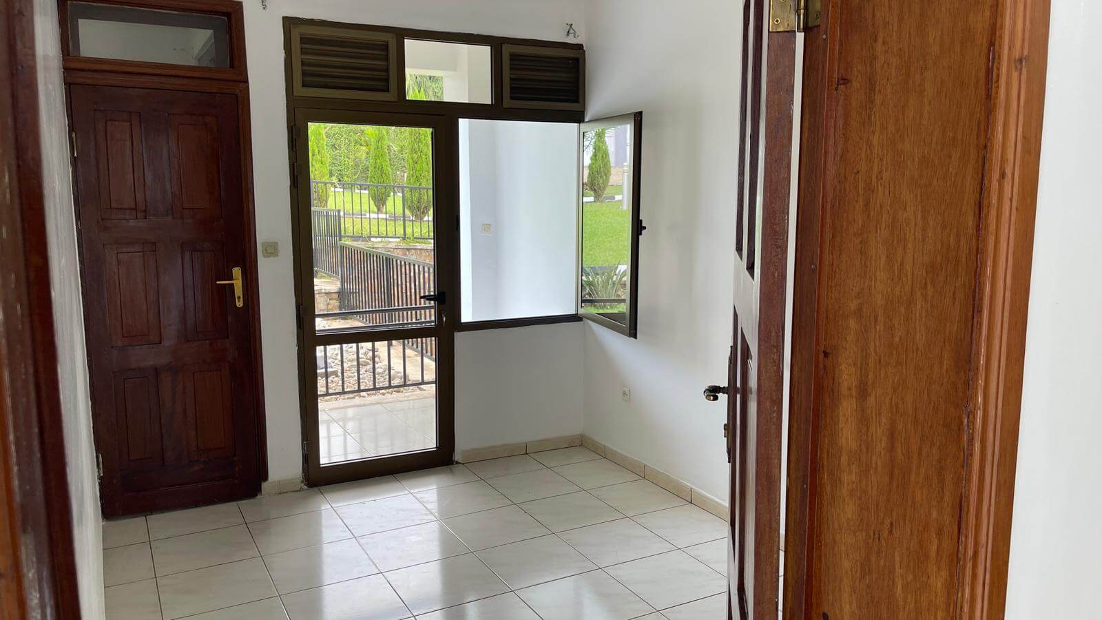 CR 125 RESIDENTIAL HOUSE FOR RENT IN NYARUTARAMA