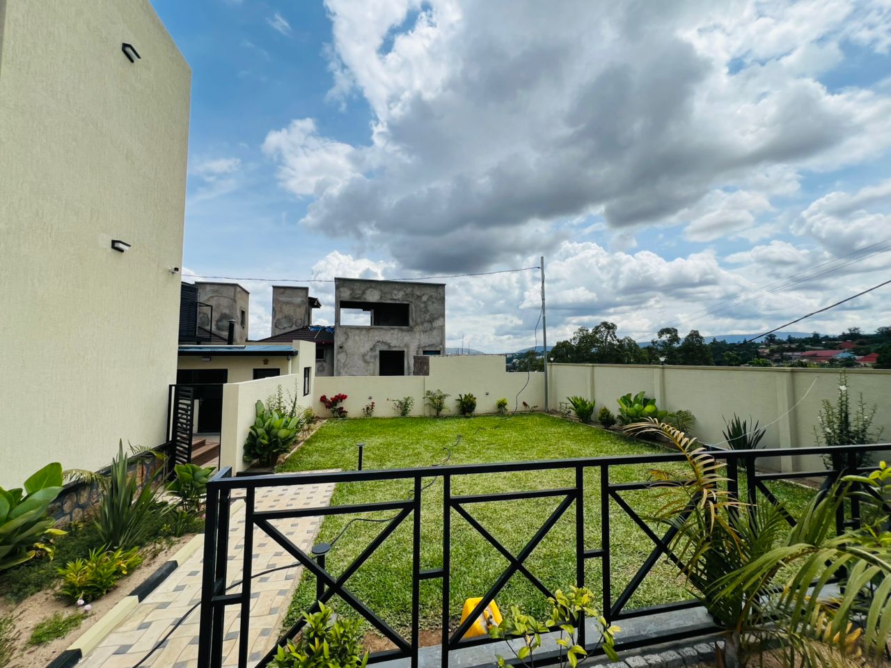 CR 129 RESIDENTIAL HOUSE FOR RENT IN KINYINYA