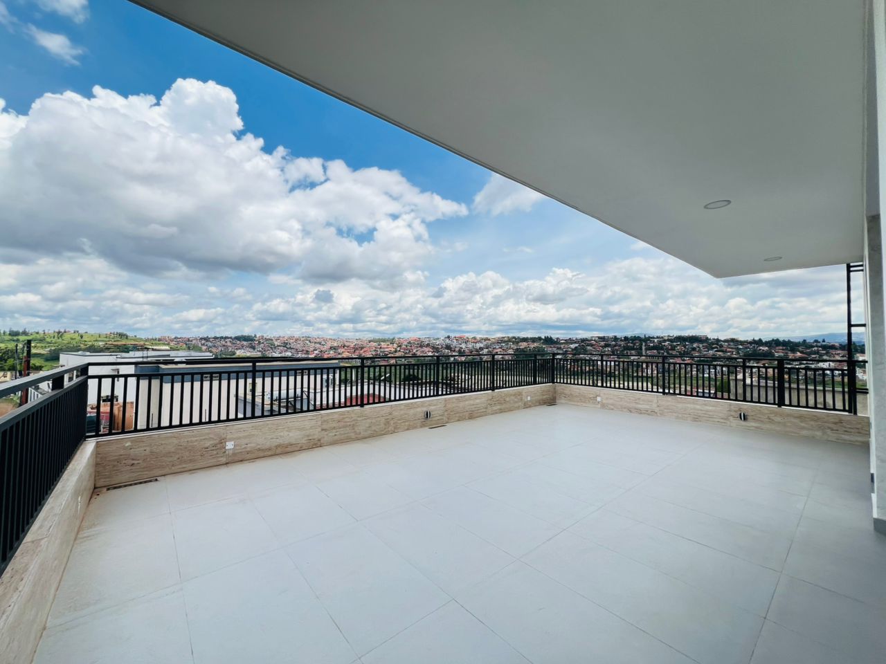 CR 129 RESIDENTIAL HOUSE FOR RENT IN KINYINYA