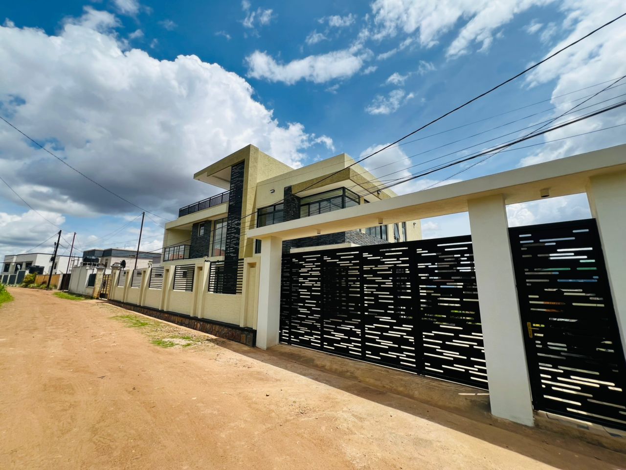 CR 129 RESIDENTIAL HOUSE FOR RENT IN KINYINYA