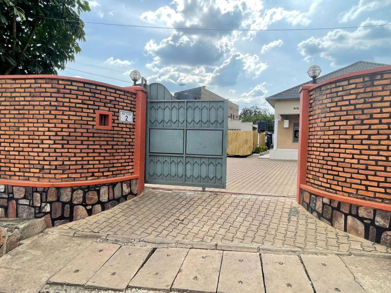 CR 133 MIXED USE COMMERCIAL PROPERTY FOR SALE IN REMERA